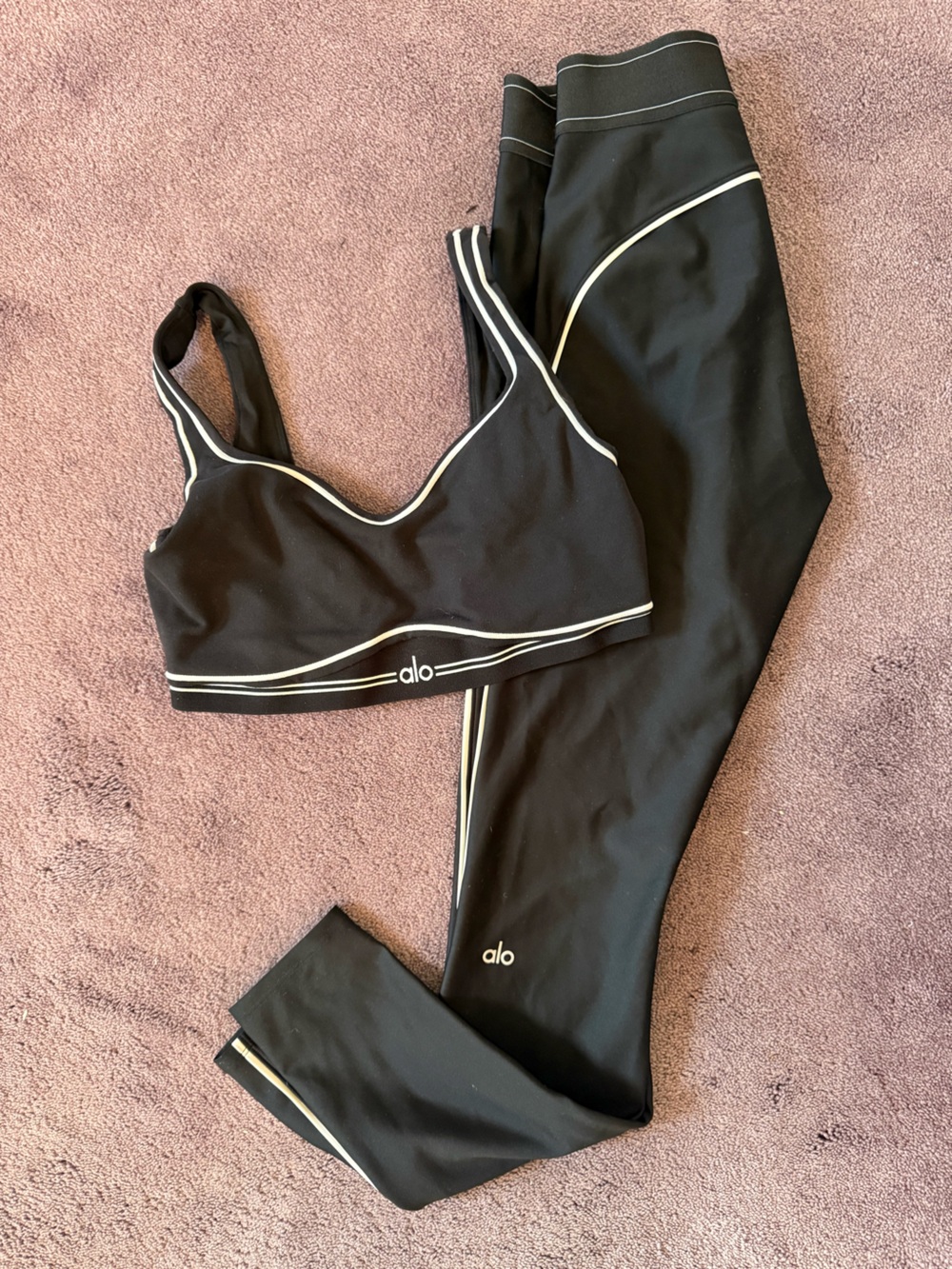 Alo Yoga Sports Bra & Legging Set